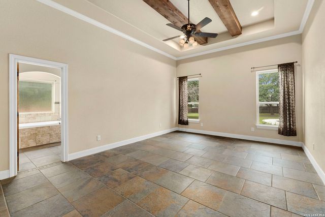 172 Bobby Lynn, Adkins, TX 78101