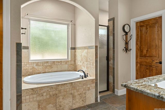 172 Bobby Lynn, Adkins, TX 78101