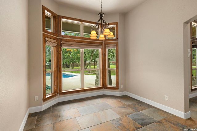 172 Bobby Lynn, Adkins, TX 78101