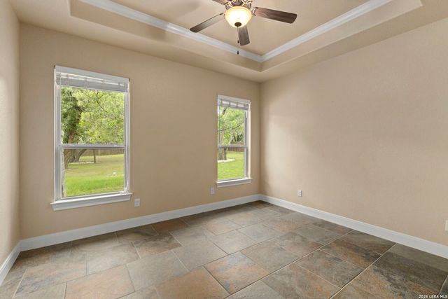 172 Bobby Lynn, Adkins, TX 78101