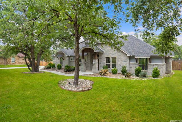 172 Bobby Lynn, Adkins, TX 78101