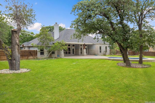 172 Bobby Lynn, Adkins, TX 78101