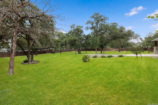 172 Bobby Lynn, Adkins, TX 78101