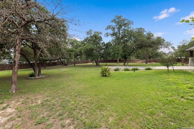 172 Bobby Lynn, Adkins, TX 78101