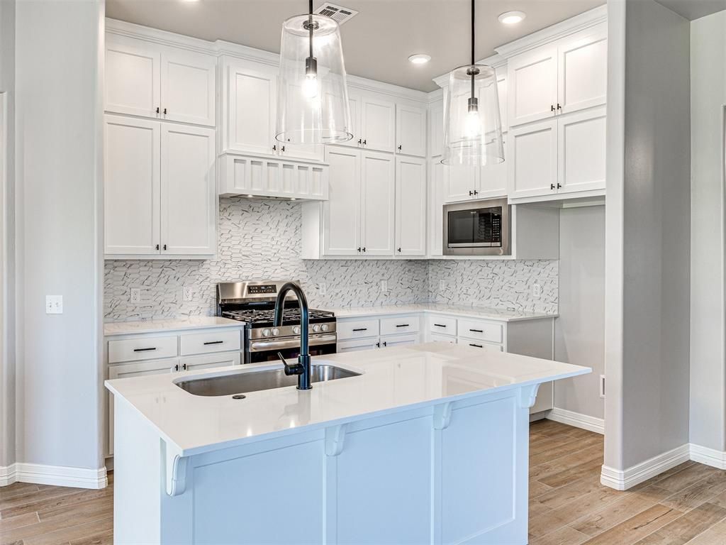 7712 Three Woods Lane, Yukon, OK 73099