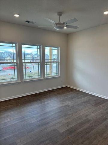 1302 NE Sequoia Court, Oak Grove, MO 64075