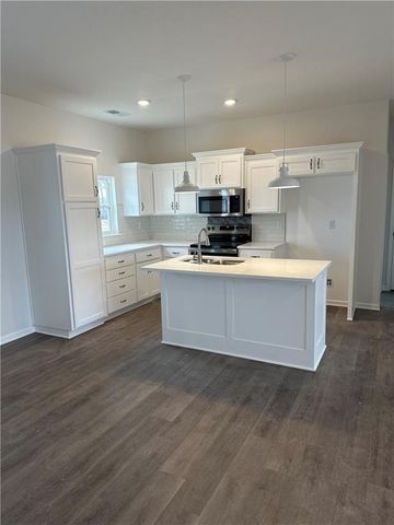 1302 NE Sequoia Court, Oak Grove, MO 64075