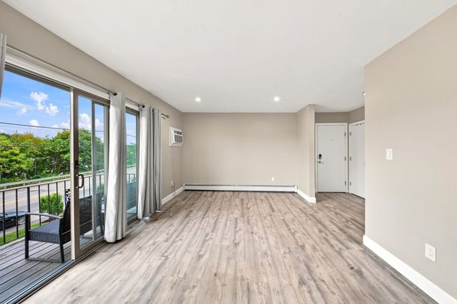 500 Water St A7, Haverhill, MA 01830