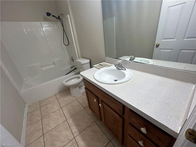 1231 SE 8th TER, Cape Coral, FL 33990