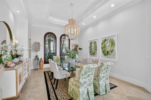 678 Hermitage Cir, Palm Beach Gardens, FL 33410