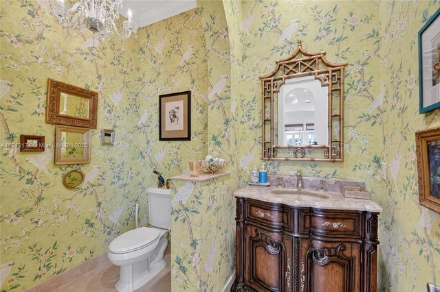 678 Hermitage Cir, Palm Beach Gardens, FL 33410