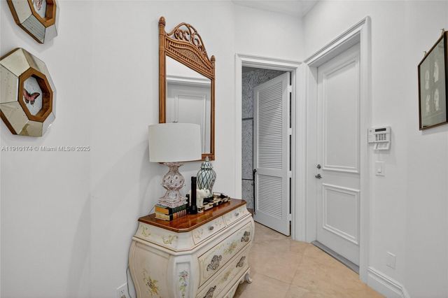 678 Hermitage Cir, Palm Beach Gardens, FL 33410