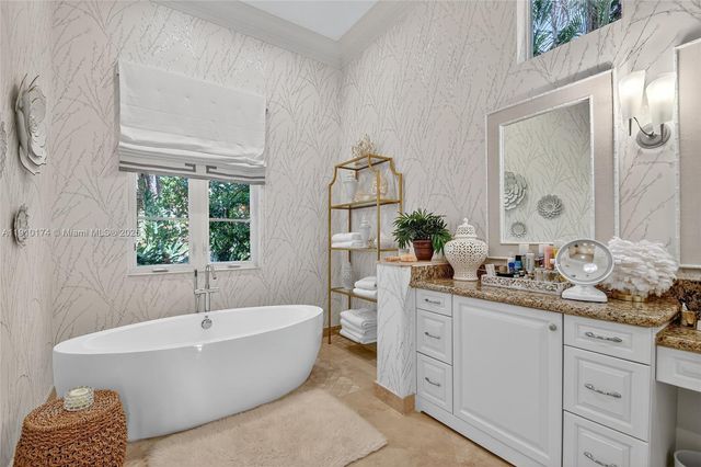 678 Hermitage Cir, Palm Beach Gardens, FL 33410