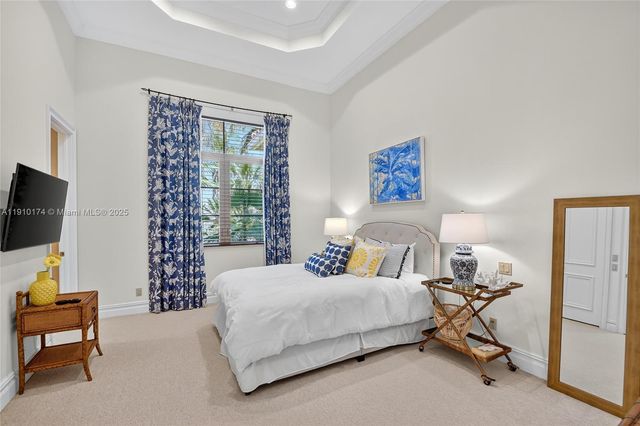 678 Hermitage Cir, Palm Beach Gardens, FL 33410