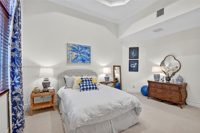 678 Hermitage Cir, Palm Beach Gardens, FL 33410