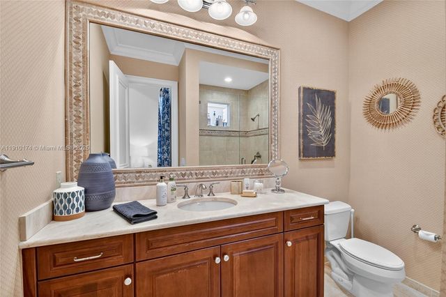 678 Hermitage Cir, Palm Beach Gardens, FL 33410