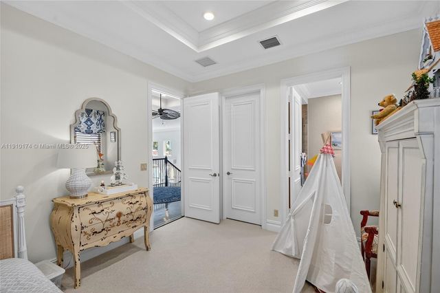 678 Hermitage Cir, Palm Beach Gardens, FL 33410