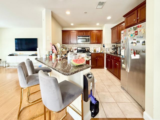 120 Wyllis Ave 409, Everett, MA 02149