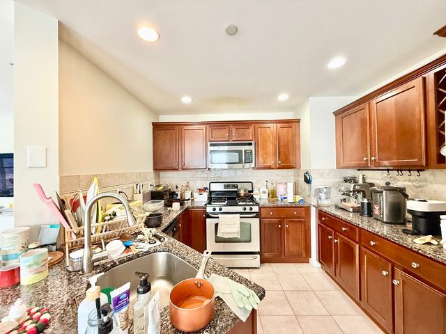 120 Wyllis Ave 409, Everett, MA 02149