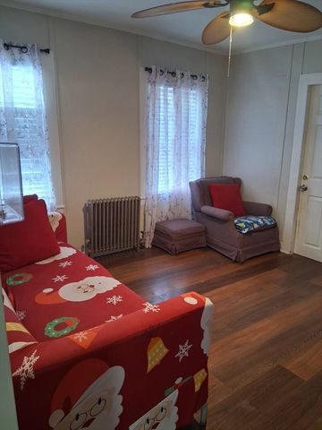 118 Quincy St, Springfield, MA 01109