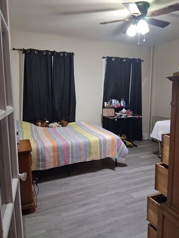 118 Quincy St, Springfield, MA 01109