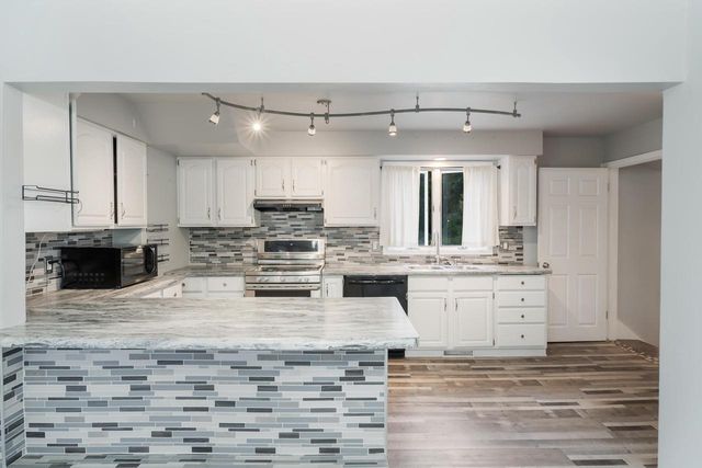 105 N Park PLACE, Plymouth, WI 53073