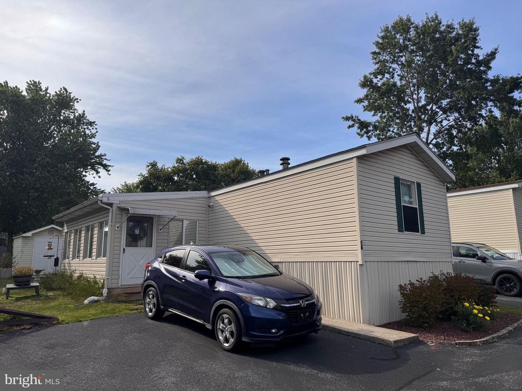 74 OLIVER DR, Palmyra, PA 17078