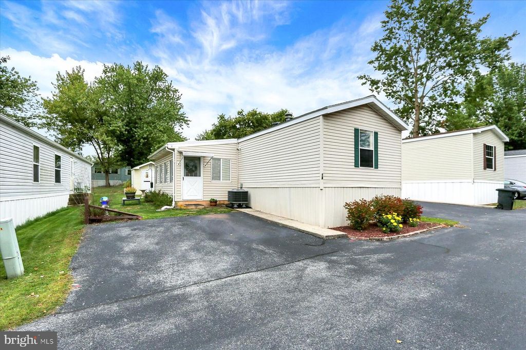 74 OLIVER DR, Palmyra, PA 17078