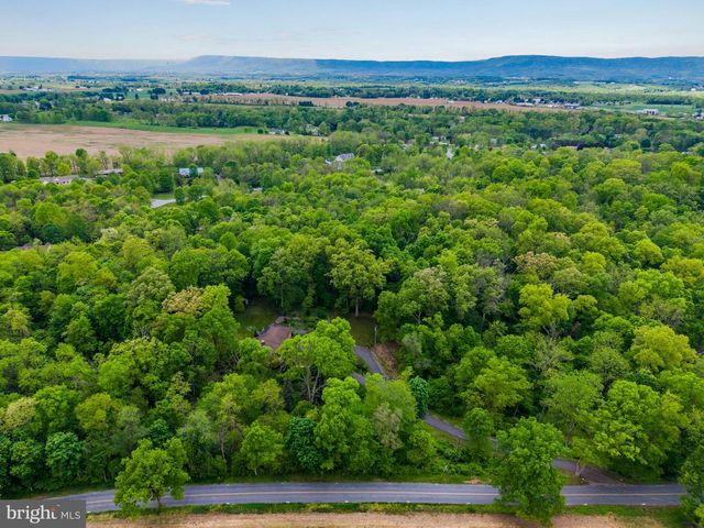 399 BARNSTABLE RD, Carlisle, PA 17015