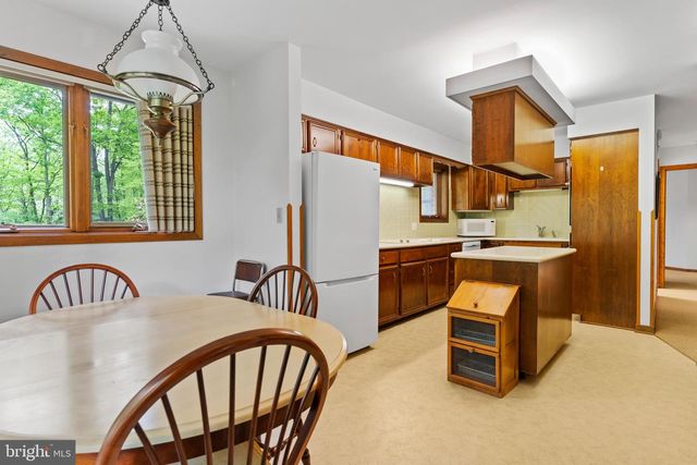 399 BARNSTABLE RD, Carlisle, PA 17015