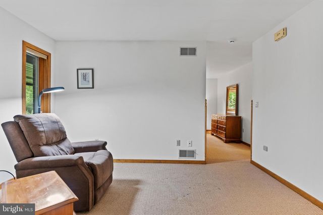 399 BARNSTABLE RD, Carlisle, PA 17015