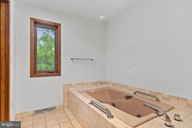 399 BARNSTABLE RD, Carlisle, PA 17015