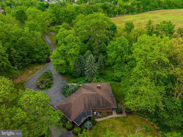 399 BARNSTABLE RD, Carlisle, PA 17015