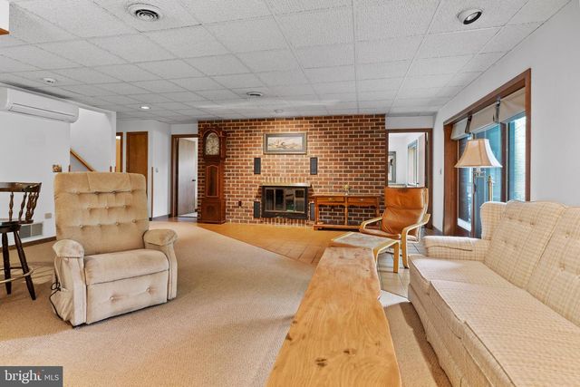 399 BARNSTABLE RD, Carlisle, PA 17015