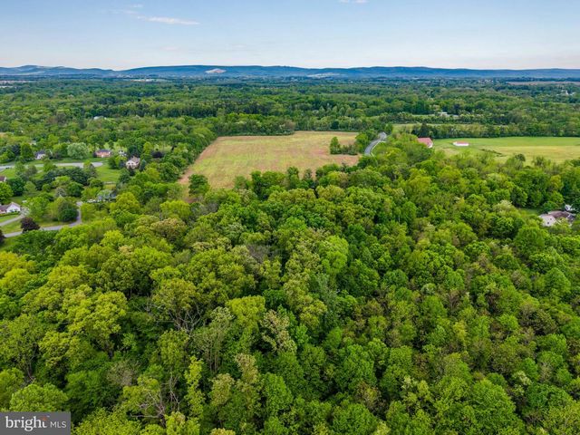 399 BARNSTABLE RD, Carlisle, PA 17015