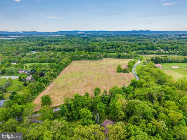 399 BARNSTABLE RD, Carlisle, PA 17015