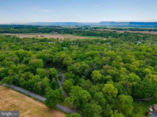 399 BARNSTABLE RD, Carlisle, PA 17015