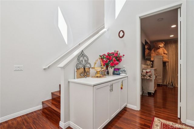 13225 Victory Boulevard, Valley Glen, CA 91401