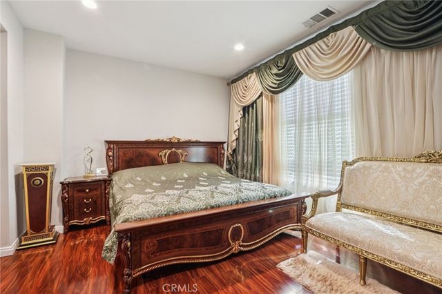 13225 Victory Boulevard, Valley Glen, CA 91401