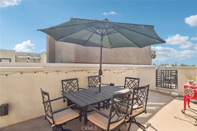 13225 Victory Boulevard, Valley Glen, CA 91401