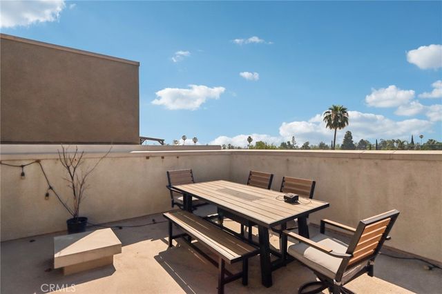 13225 Victory Boulevard, Valley Glen, CA 91401