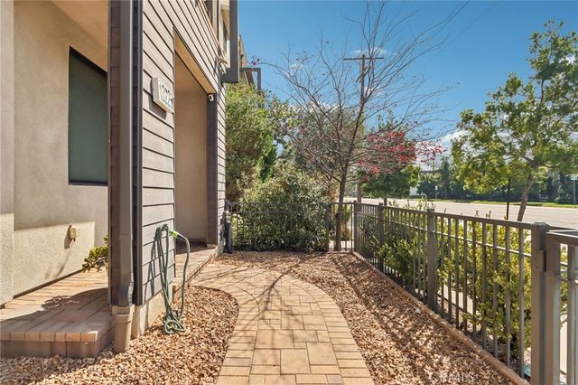 13225 Victory Boulevard, Valley Glen, CA 91401