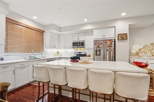 13225 Victory Boulevard, Valley Glen, CA 91401