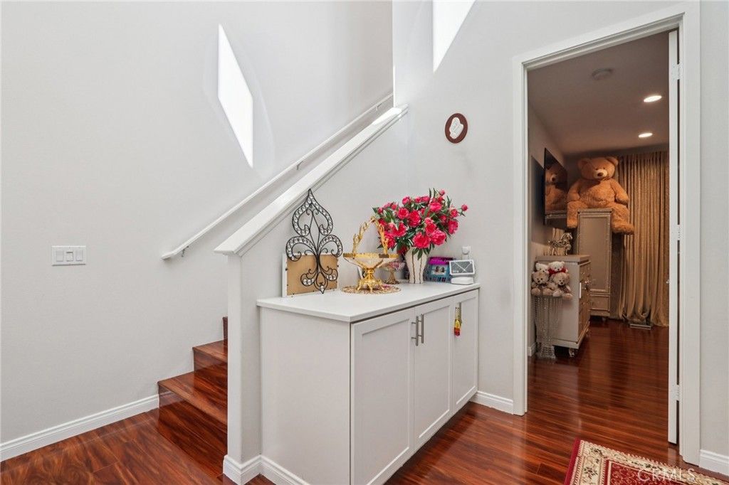 Image 11 of property listing at 13225 Victory Boulevard, Valley Glen, CA 91401