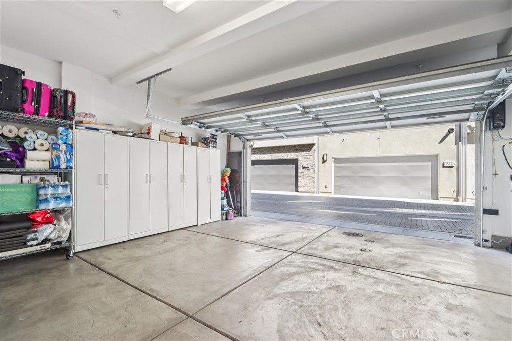 Image 23 of property listing at 13225 Victory Boulevard, Valley Glen, CA 91401