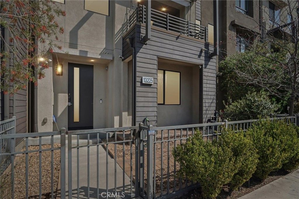 Image 30 of property listing at 13225 Victory Boulevard, Valley Glen, CA 91401