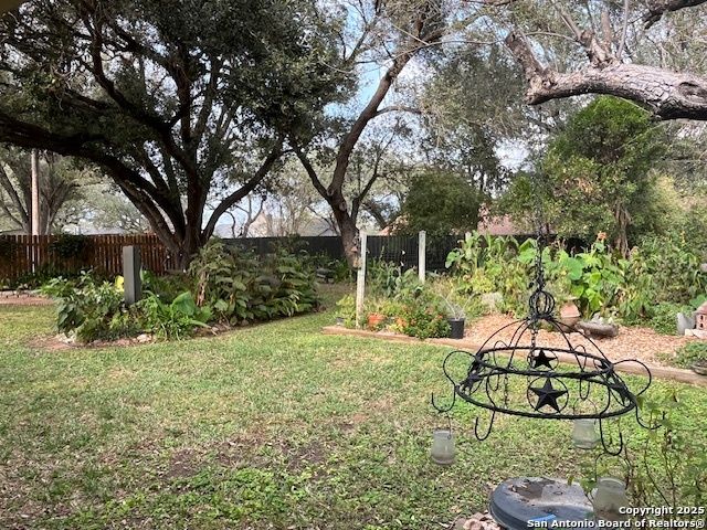 1216 Mockingbird, Pleasanton, TX 78064