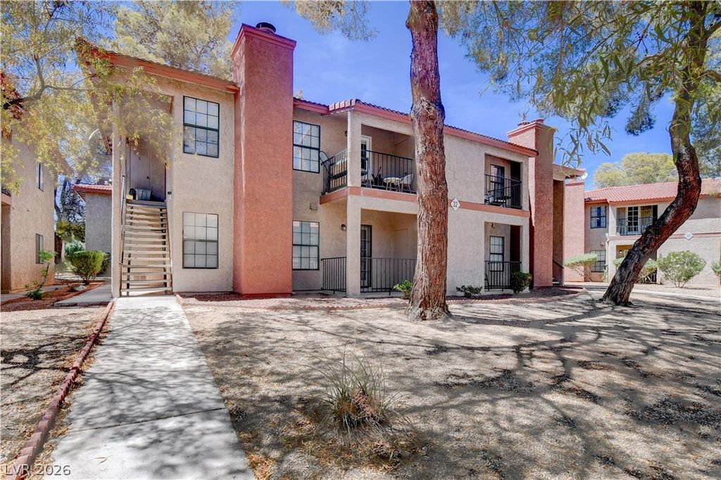 5576 West Rochelle Avenue 32D, Las Vegas, NV 89103 — photo 2