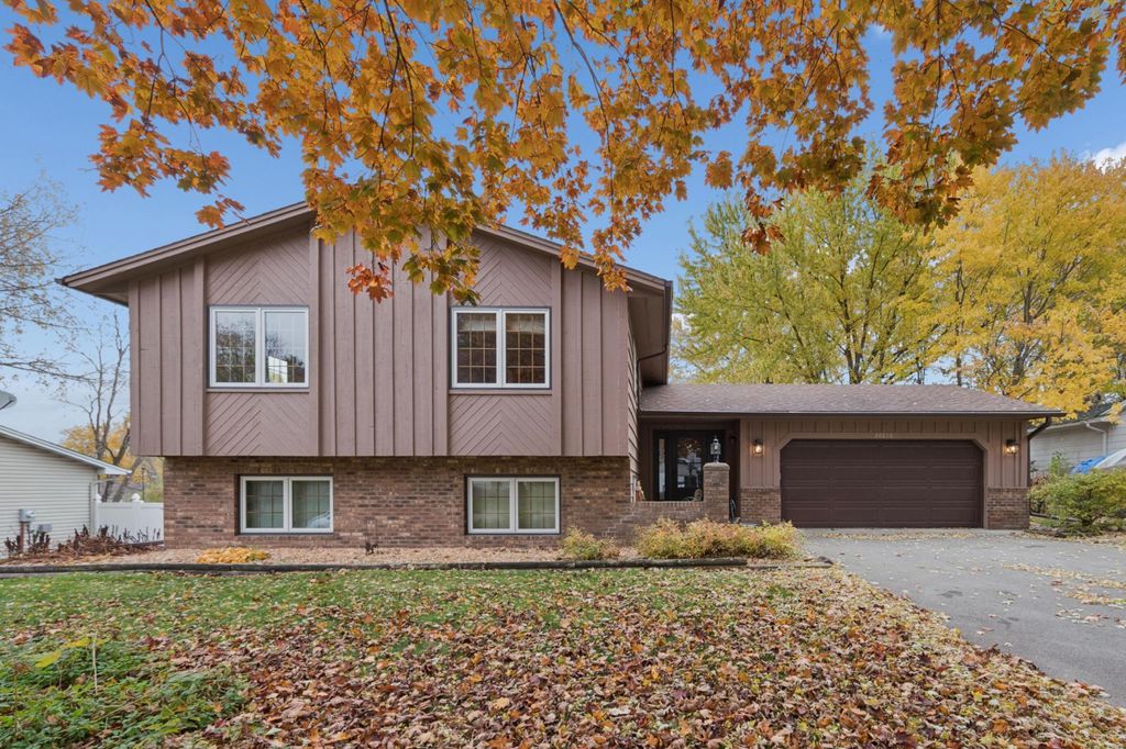 20856 Iran Avenue, Lakeville, MN 55044