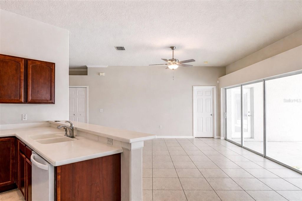 Image 10 of property listing at 6002 RENAISSANCE COURT, St Cloud, FL 34772